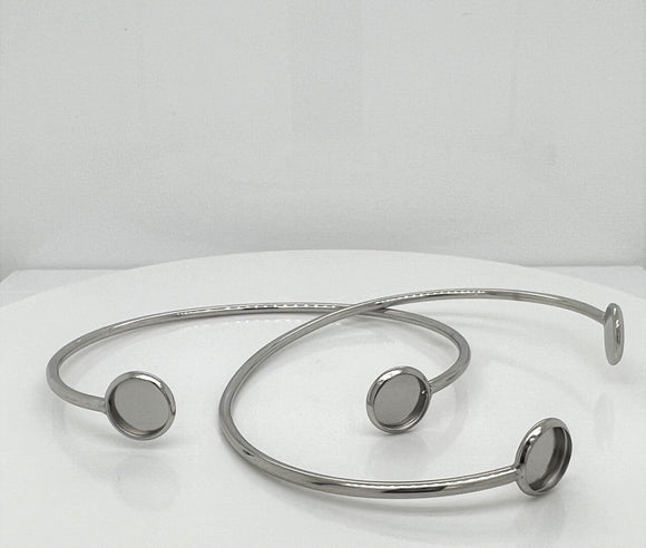 Single 8mm Adjustable Double Cap Bangle